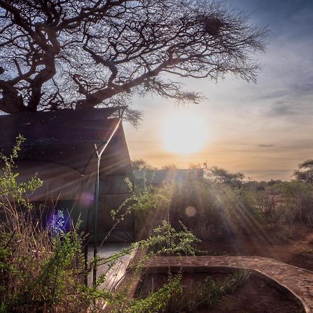 Tulia Amboseli Safari Camp Hotell Exteriör bild