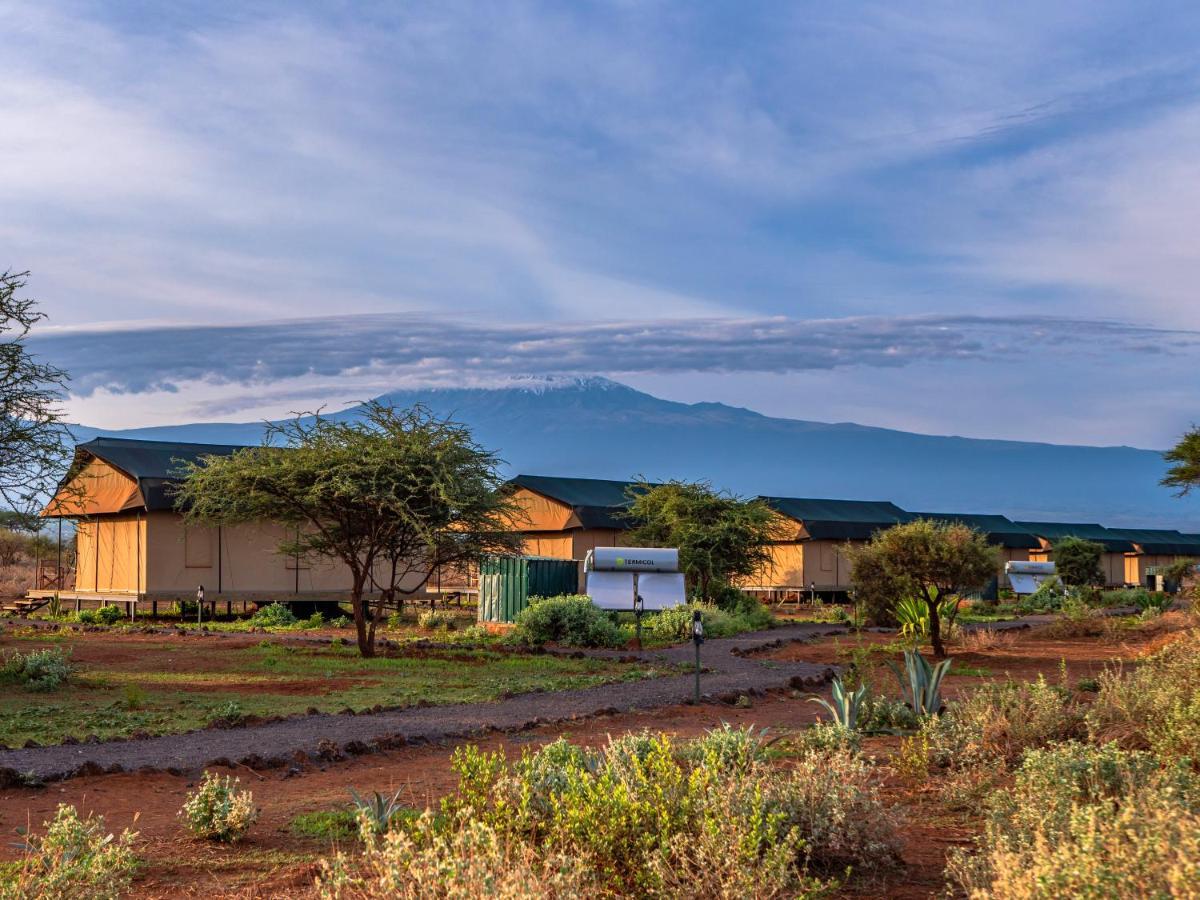 Tulia Amboseli Safari Camp Hotell Exteriör bild