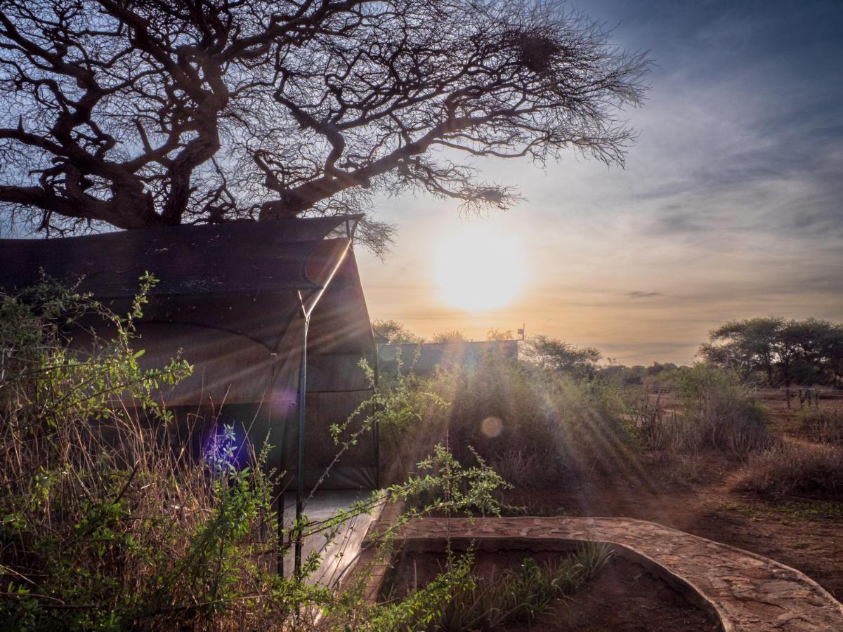 Tulia Amboseli Safari Camp Hotell Exteriör bild