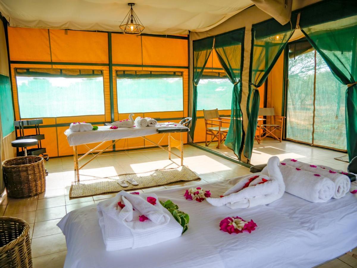 Tulia Amboseli Safari Camp Hotell Exteriör bild